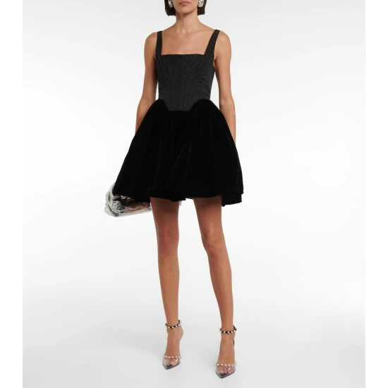 unnamed-file-670.jpg Aquazzura Secrets Plexi Embellished Suede Pumps -Aquazzura Shop unnamed file 670